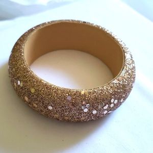 Bangle bracelet